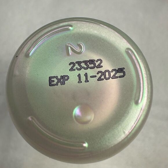 COOLA Clear Skin Oil-Free Moisturizer Zinc Oxide Sunscreen SPF 30 1oz - Picture 2 of 4